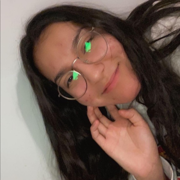 Meet your Posher, Jade - Picture 2 of 2